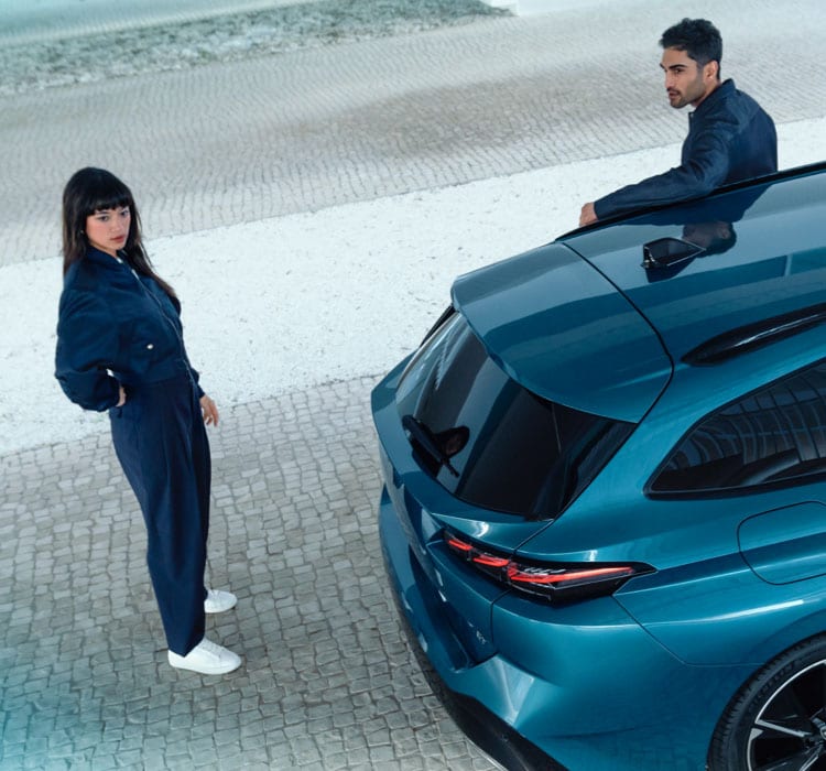 Nový 308 SW HYBRID pre firemných používateľov